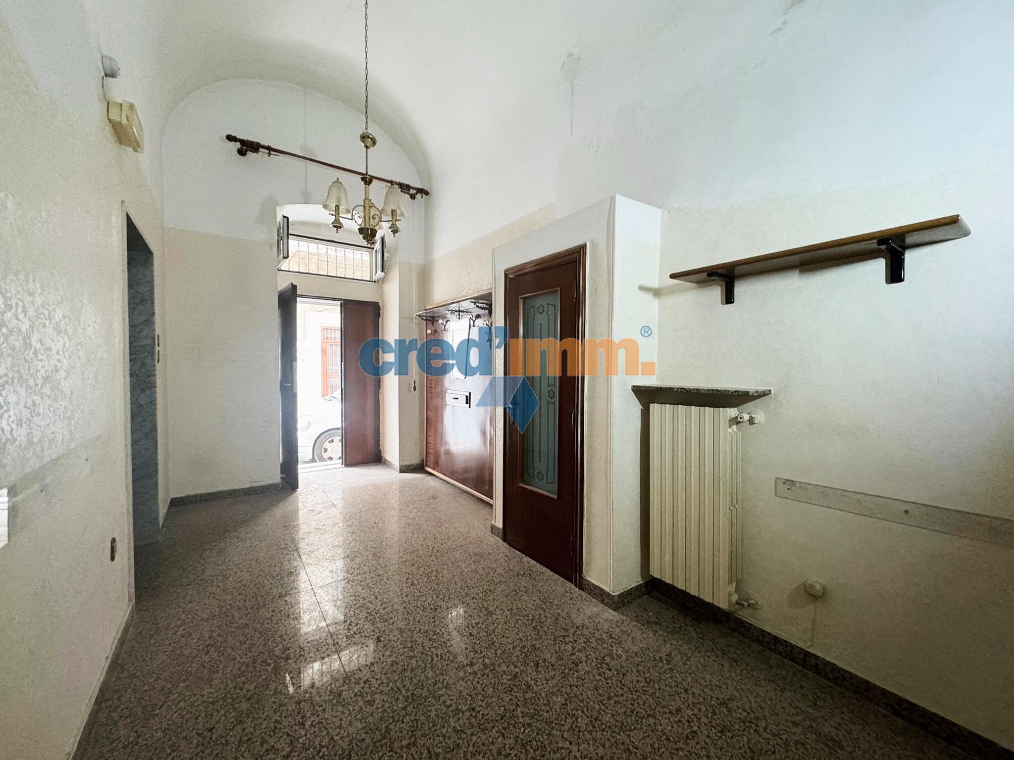 Bisceglie - Appartamento in via D'azeglio, ideale per uso investimento_3241732012548.jpg