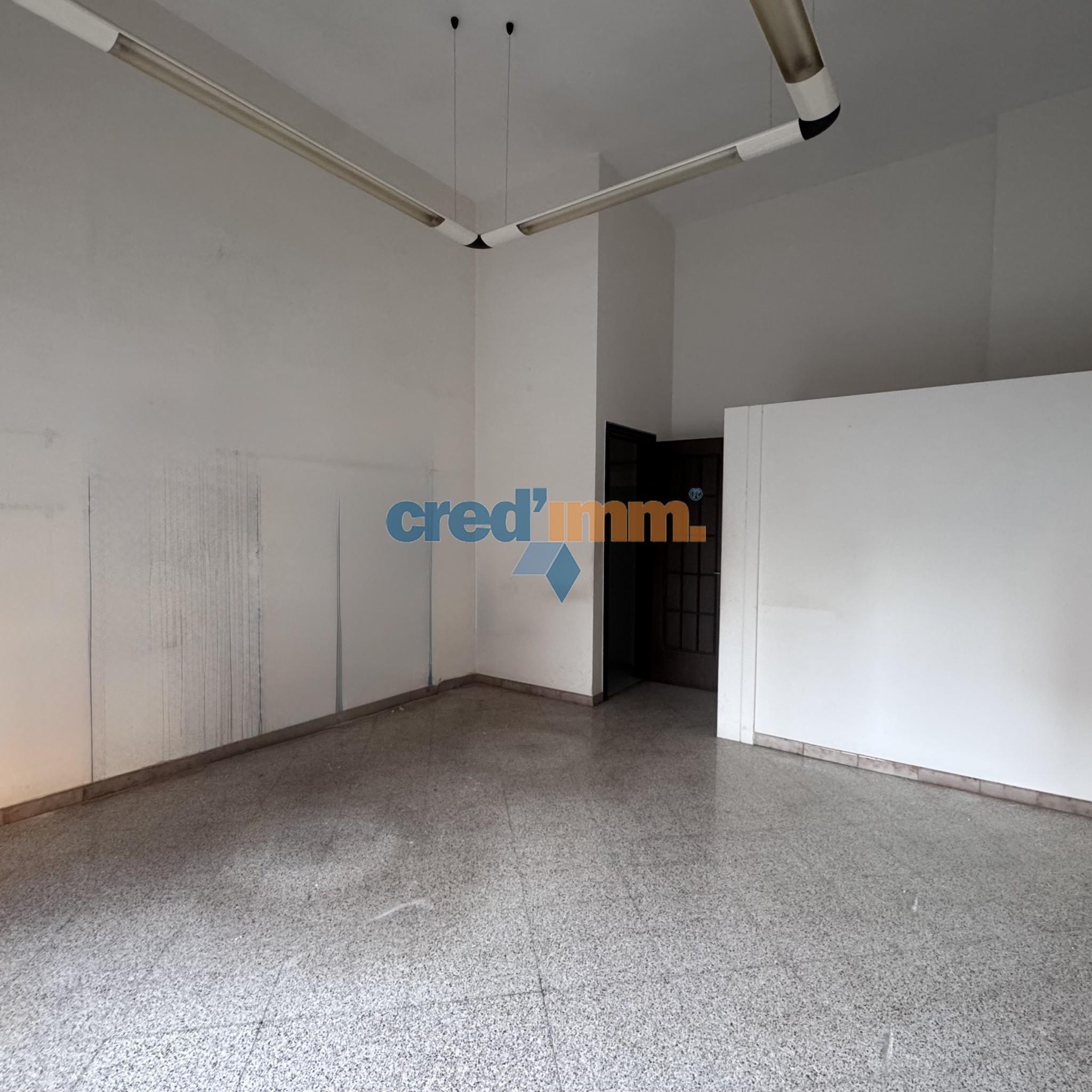 locale commerciale in via imbriani_3751752694850.jpg