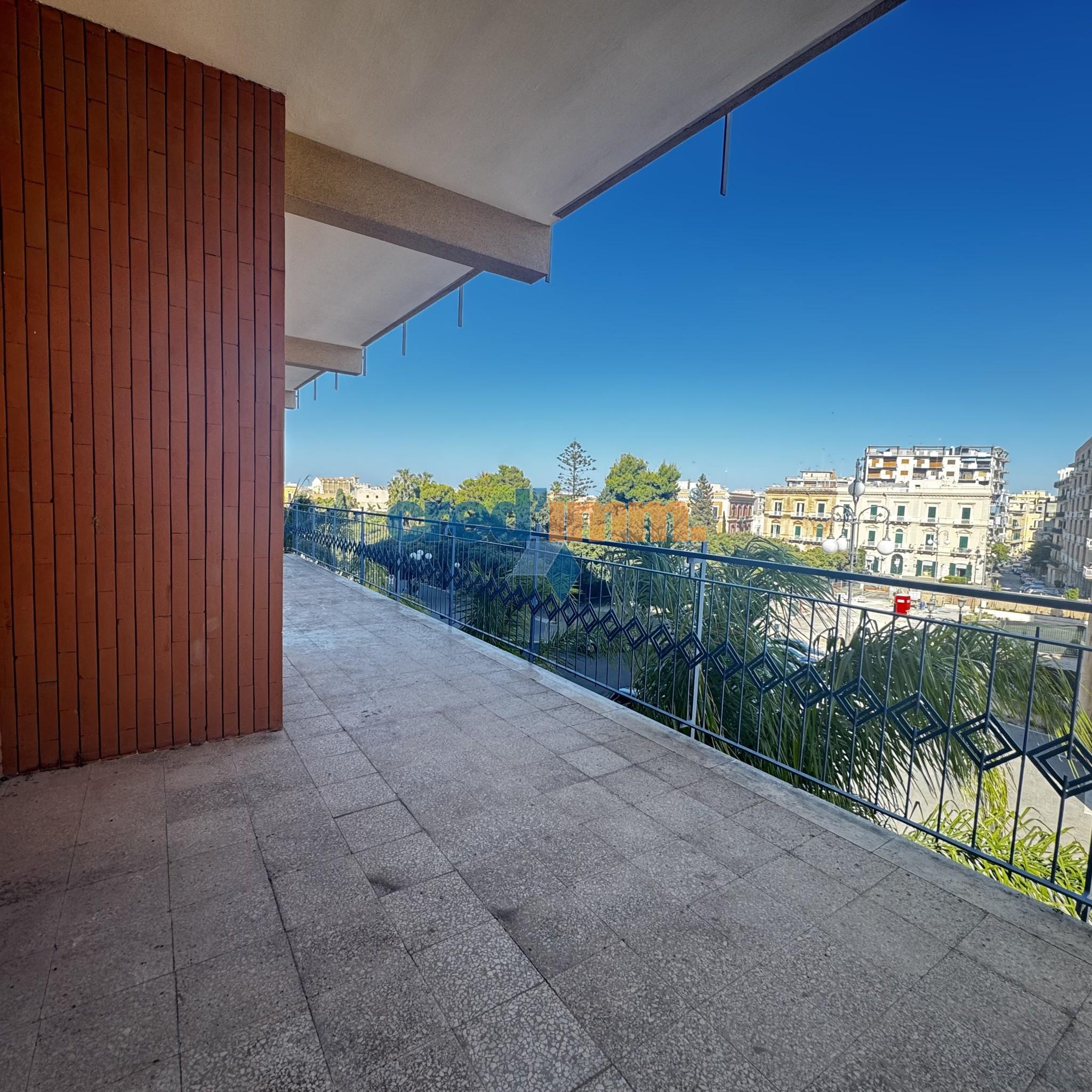 bisceglie piazza vittorio emanuele_3781753765284.jpg