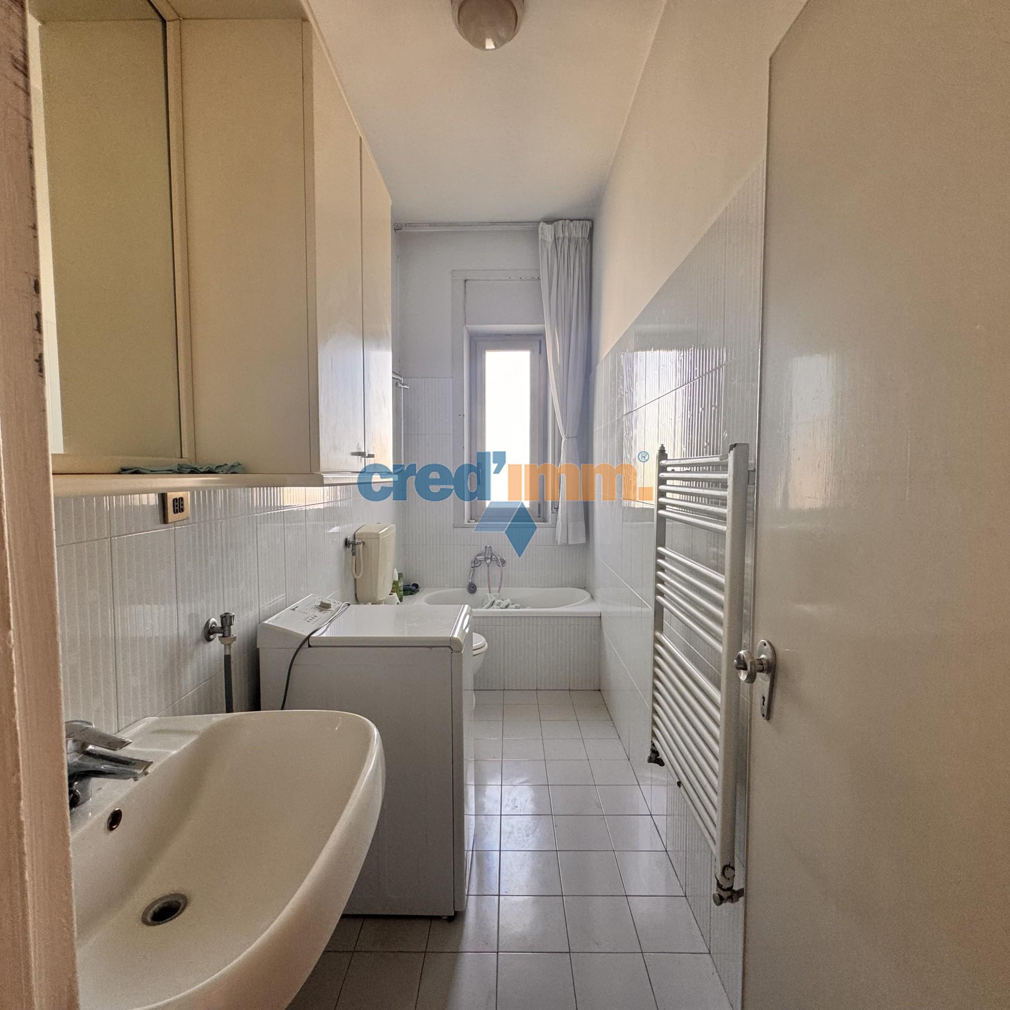 bisceglie zona san martino in vendita trivani ed accessori_3901763042982.jpg