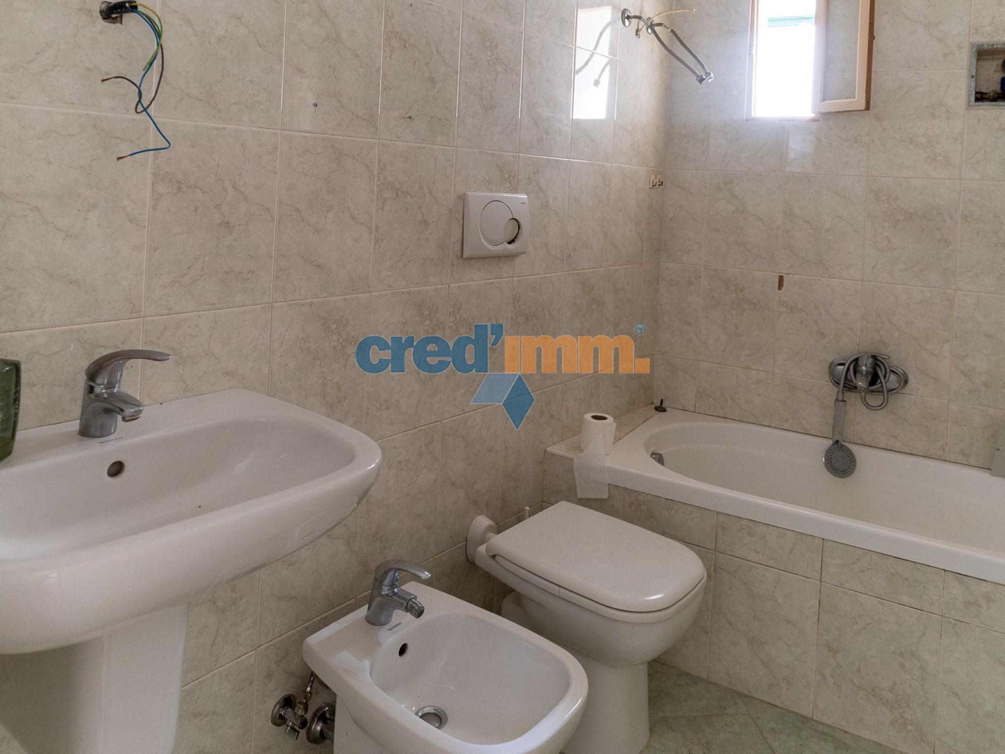 bisceglie libero bivani via amendola_3991788974109.jpg