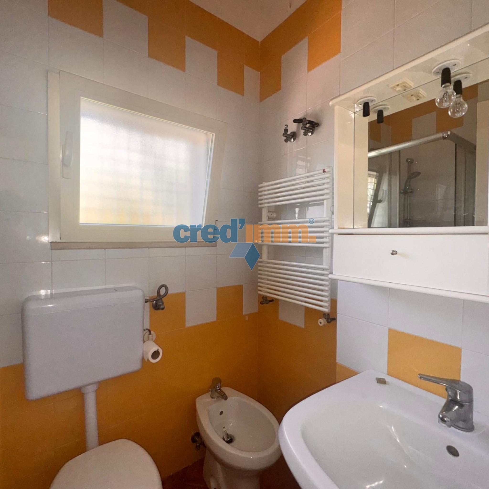 bisceglie villetta arredata con 2 posti auto_4061772451408.jpeg