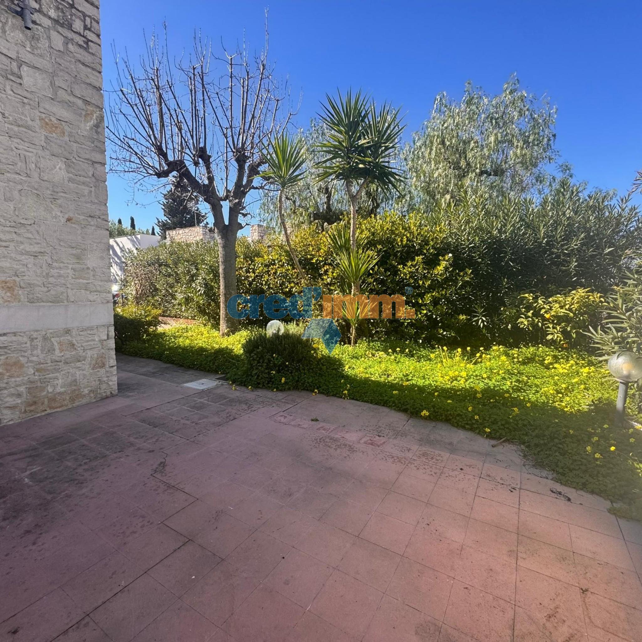 bisceglie villetta arredata con 2 posti auto_4061772452312.jpeg