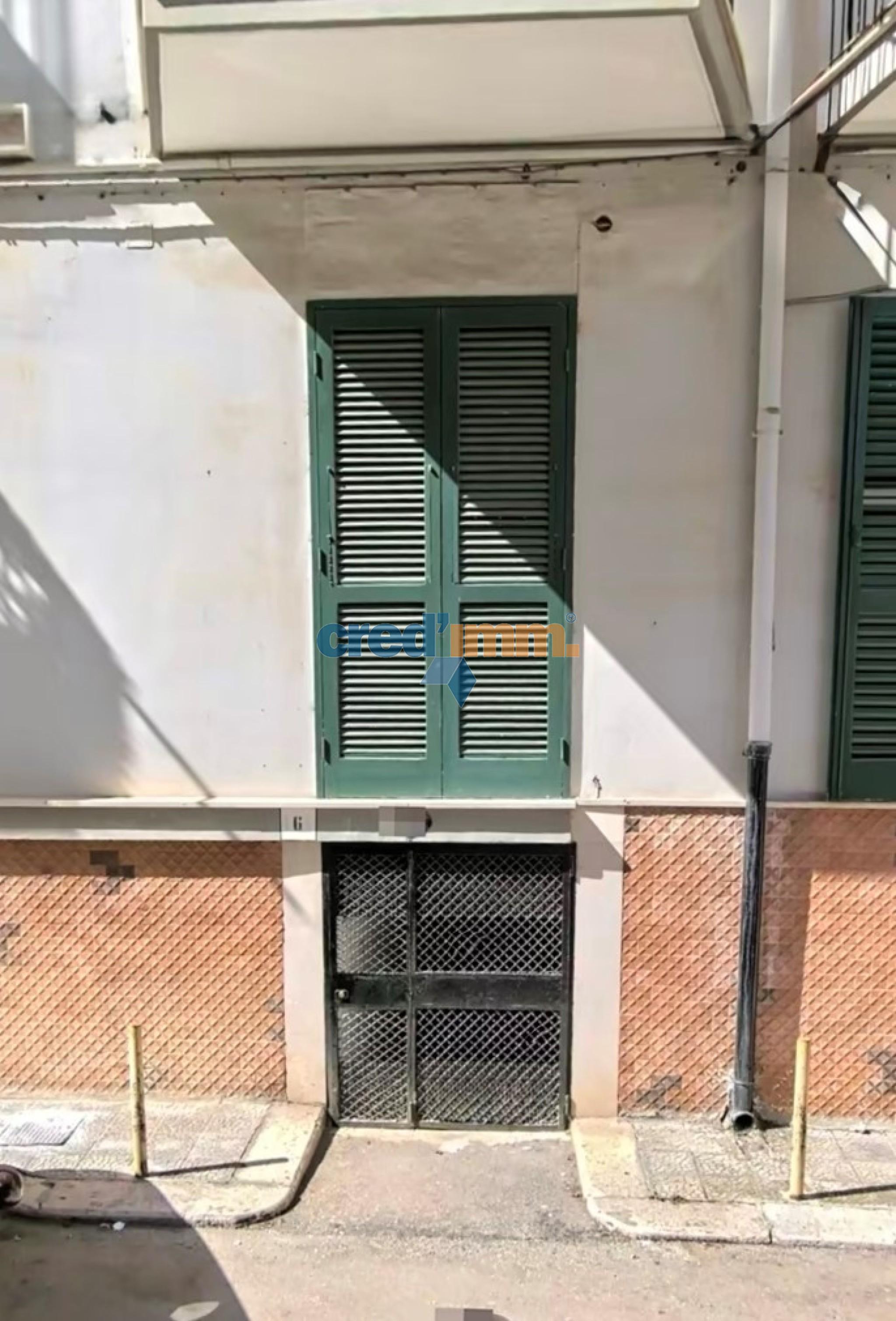 bisceglie locale uso deposito_4211782320371.jpg