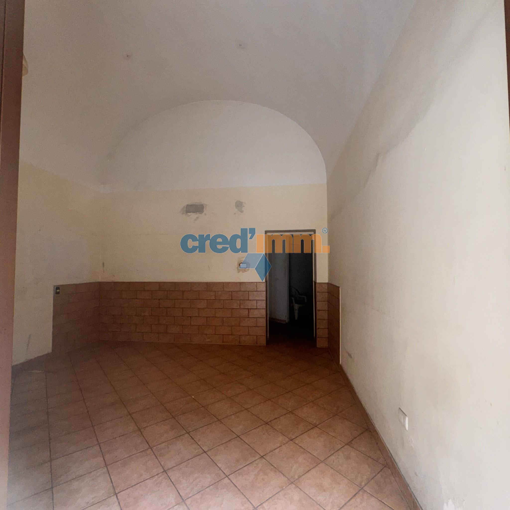 Bisceglie locale commerciale in vendita con doppio ingresso_4351789459135.jpeg