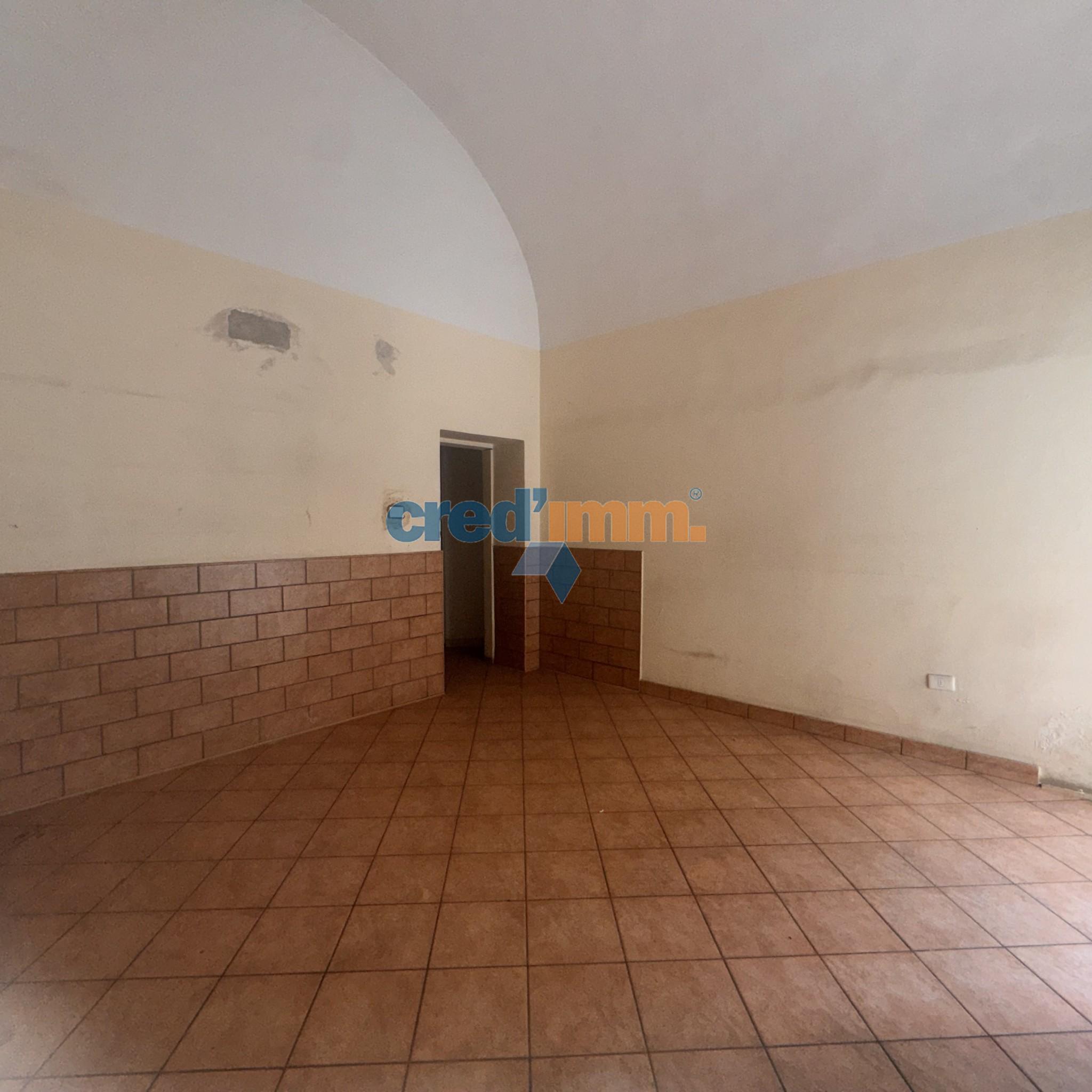 Bisceglie locale commerciale in vendita con doppio ingresso_4351789459166.jpeg