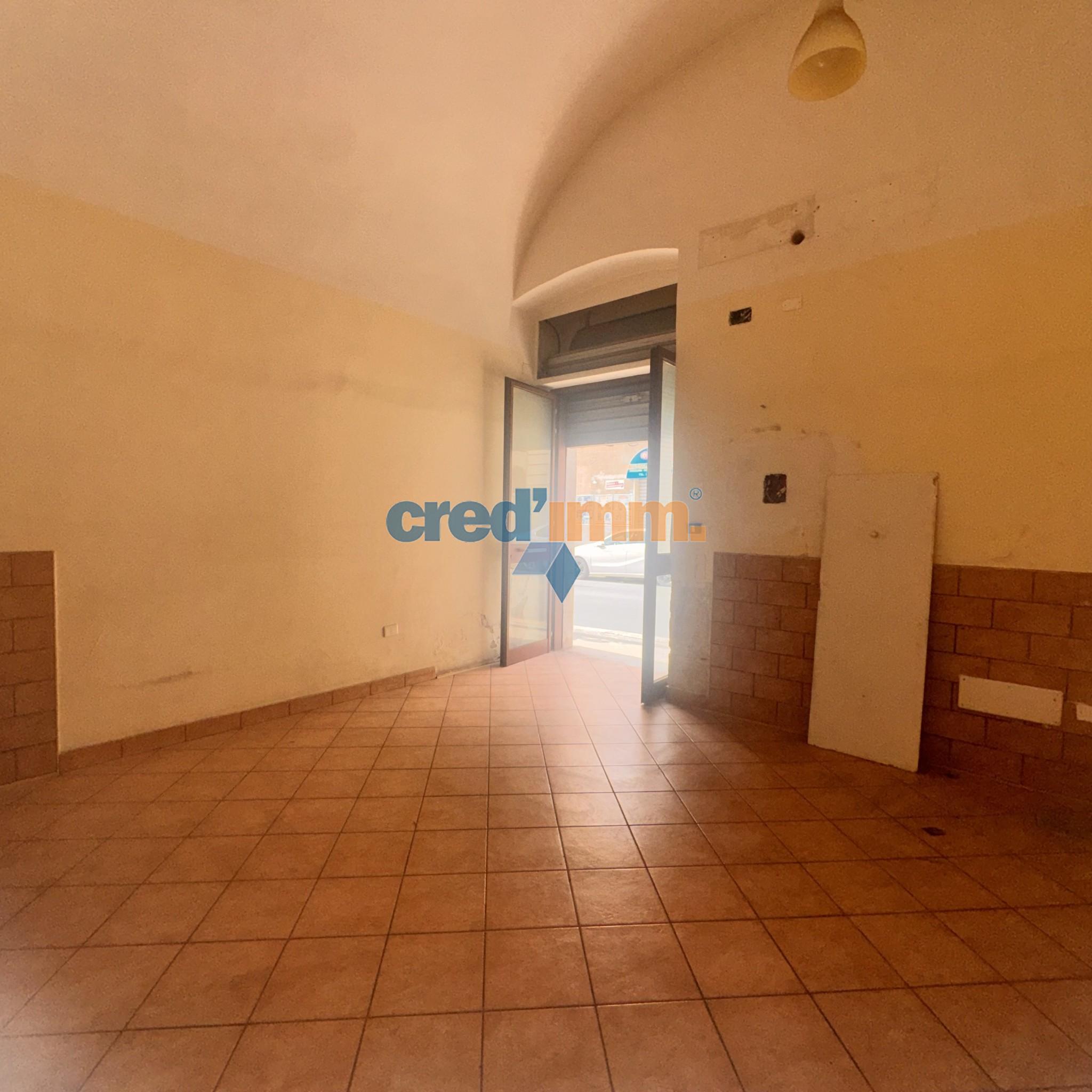 Bisceglie locale commerciale in vendita con doppio ingresso_4351789460677.jpeg