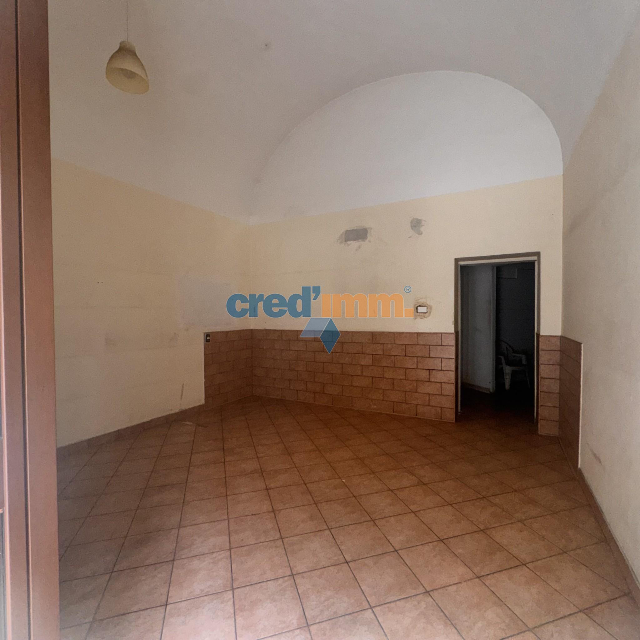Bisceglie locale commerciale in vendita con doppio ingresso_4351789461476.jpeg