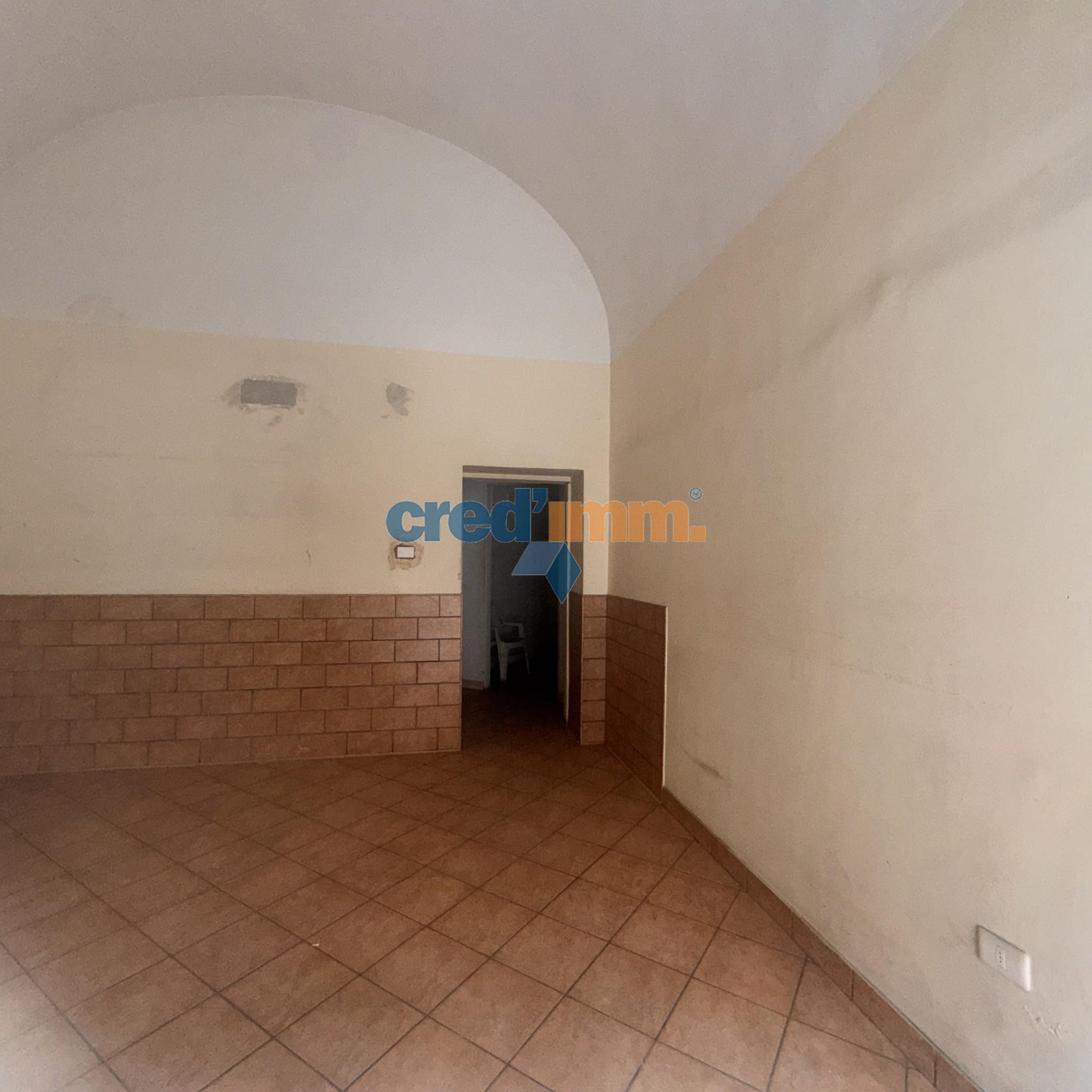 Bisceglie locale commerciale in vendita con doppio ingresso_4351789462219.jpeg