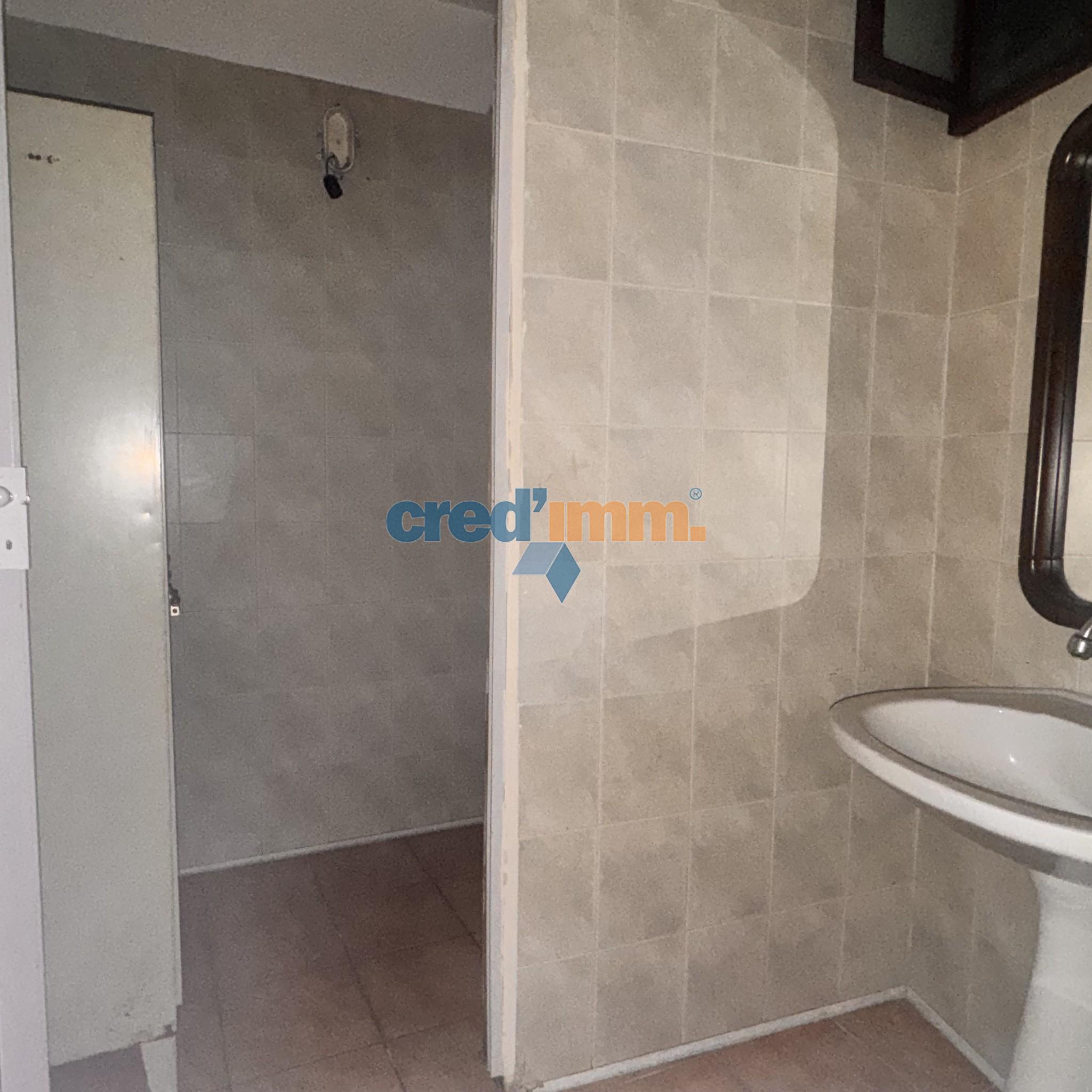 Bisceglie locale commerciale in vendita con doppio ingresso_4351789462728.jpeg