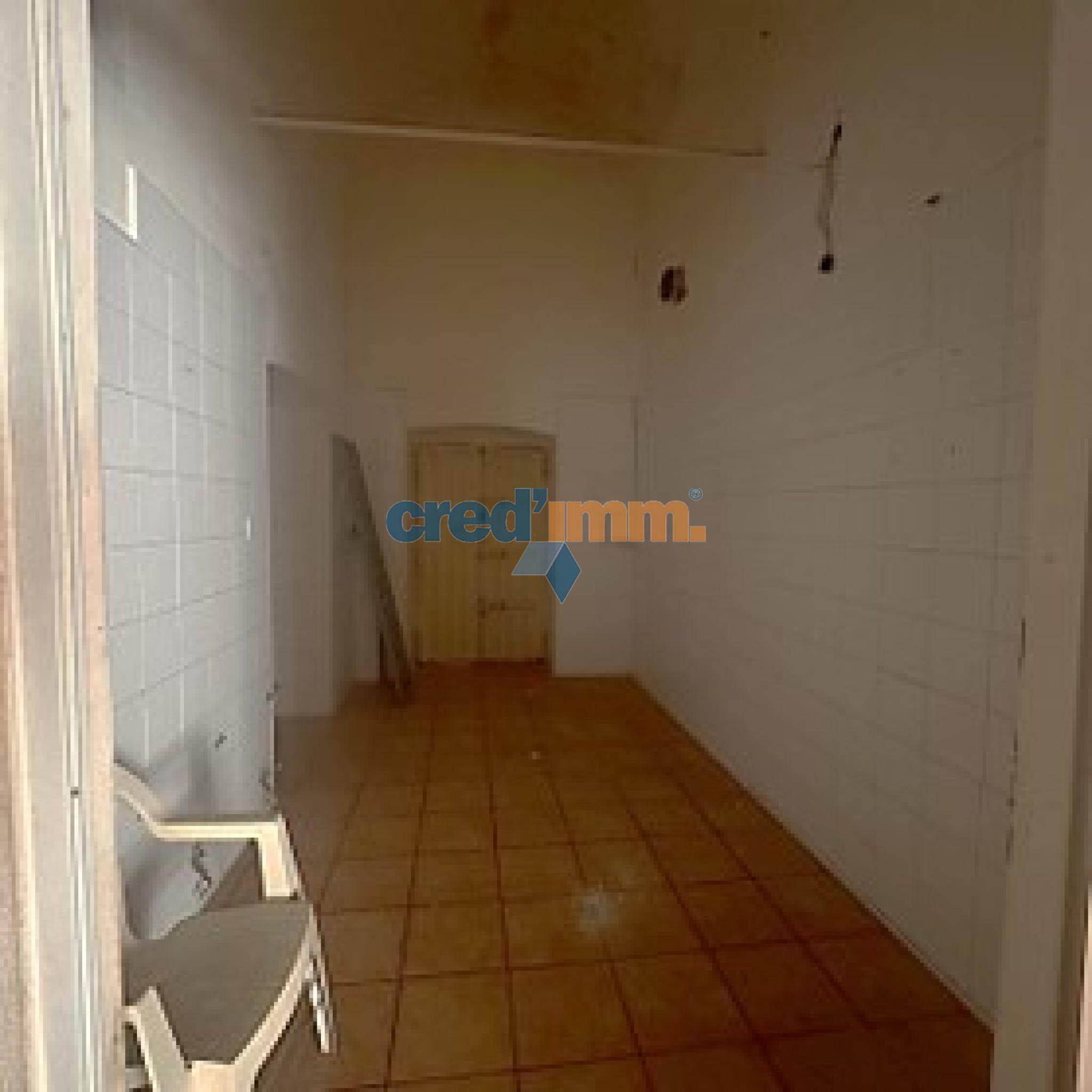 Bisceglie locale commerciale in vendita con doppio ingresso_4351789465903.jpg