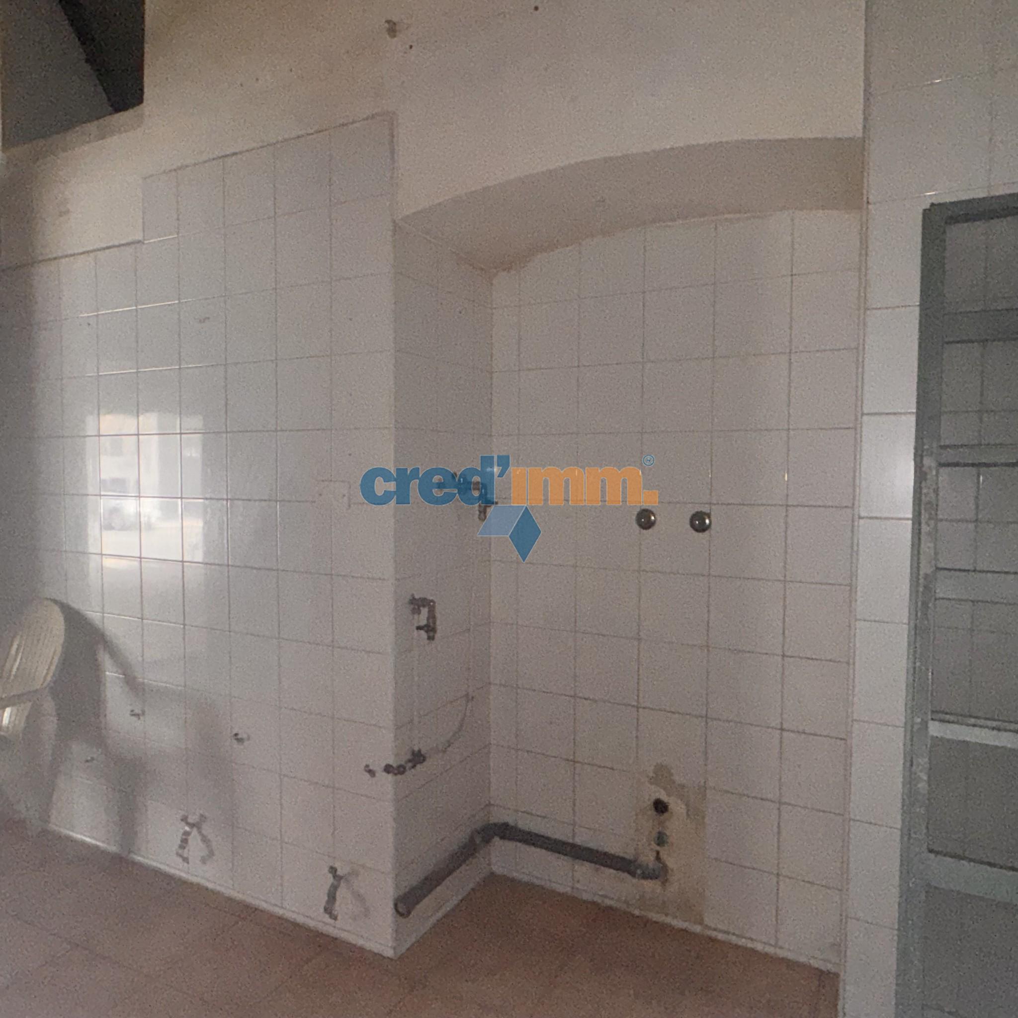 Bisceglie locale commerciale in vendita con doppio ingresso_4351789467540.jpeg